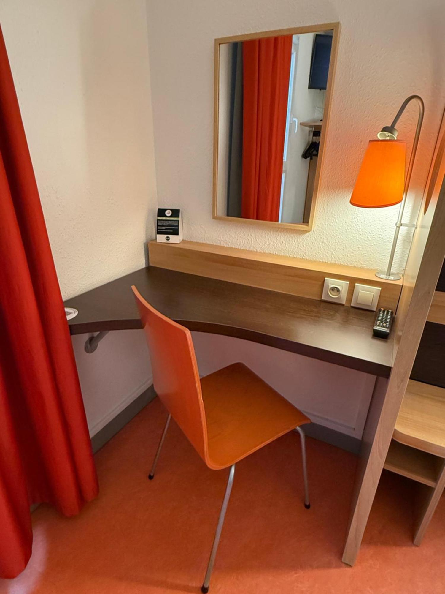 B&B Hotel Lisieux Parc Des Expositions מראה חיצוני תמונה